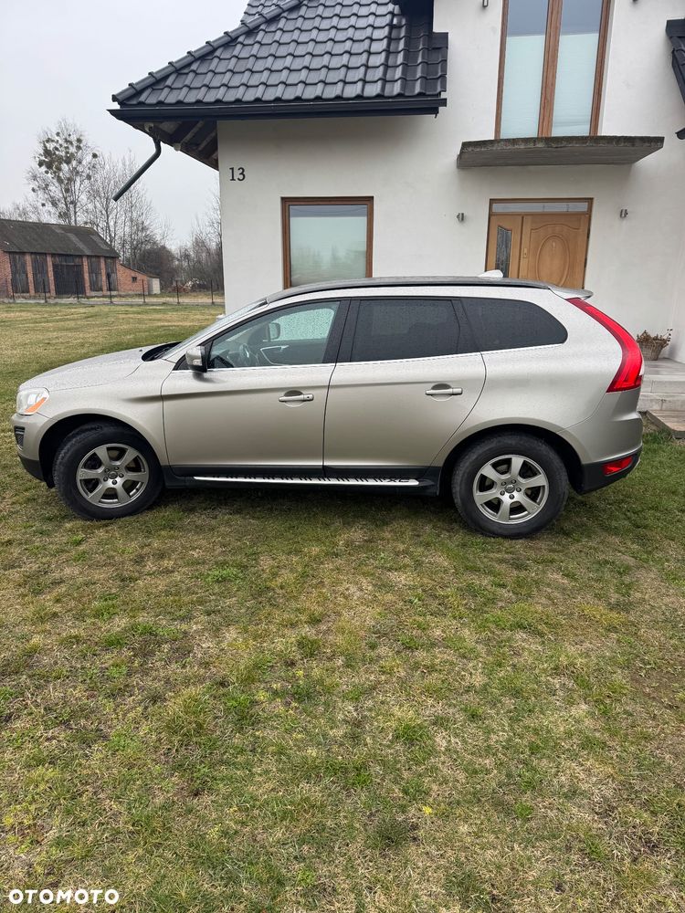 Volvo XC 60 D4 Momentum - 9