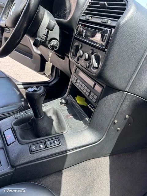 BMW 320 i - 6