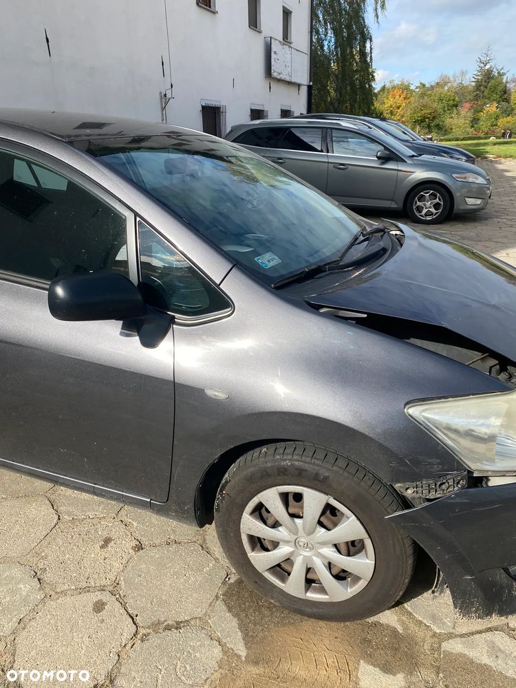 Toyota Auris 2009 photo 3