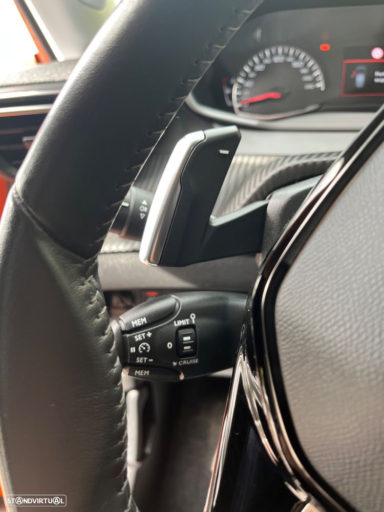 Peugeot 2008 1.2 PureTech Allure EAT8 - 15