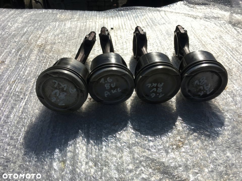 TŁOK Z KORBOWODEM VW GOLF IV SEAT SKODA 1.6 8V AKL - 2