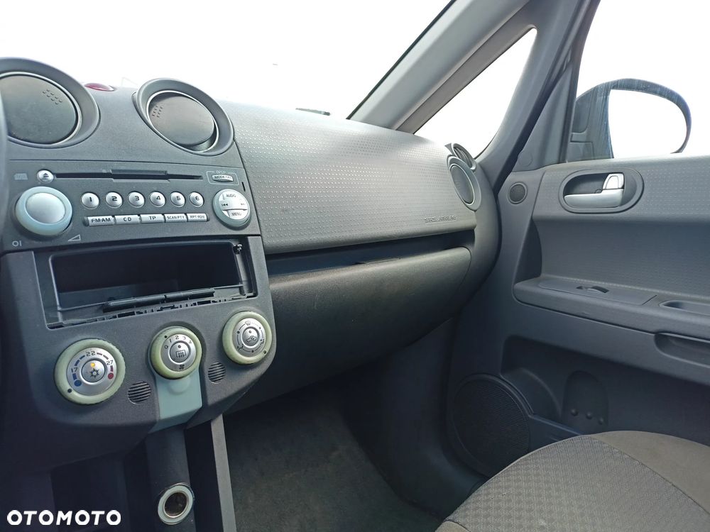Mitsubishi Colt - 10