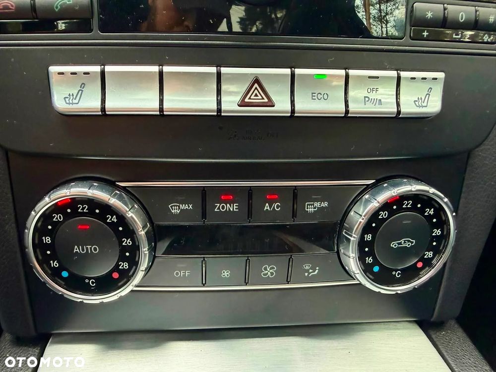 Mercedes-Benz Klasa C 180 BlueEFFICIENCY 7G-TRONIC - 29
