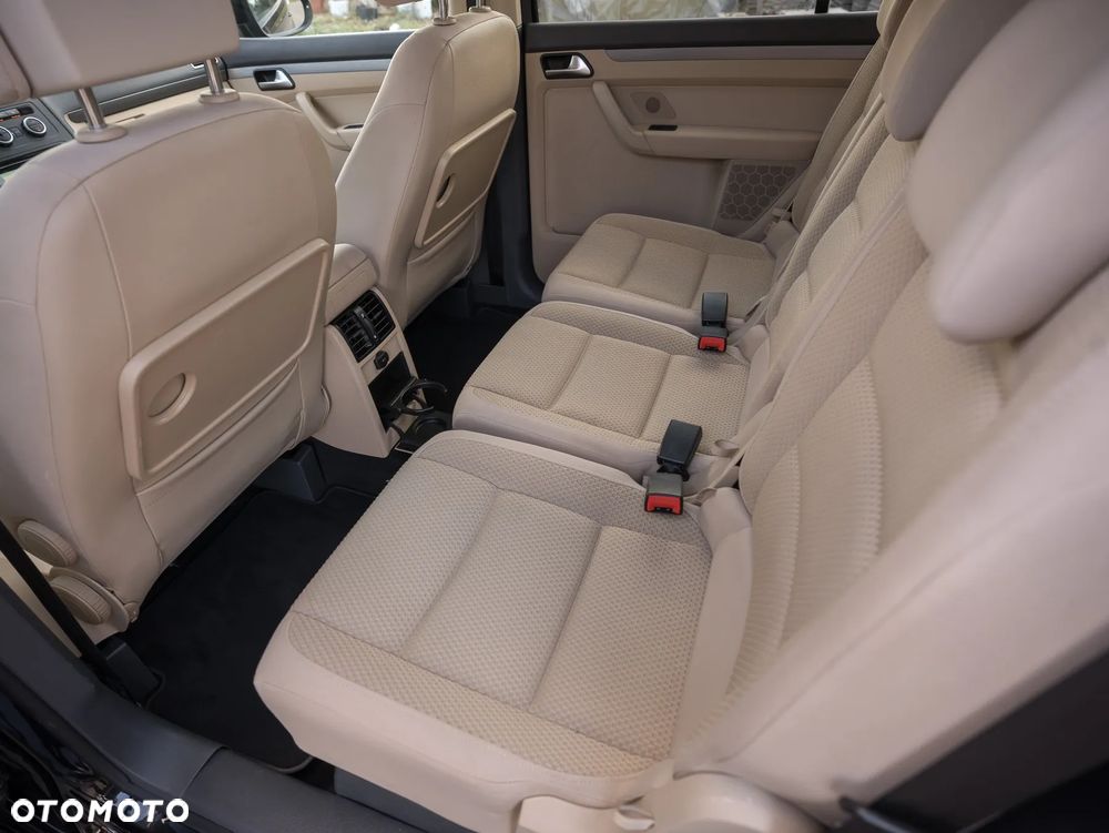 Volkswagen Touran 2.0 TDI DPF BlueMotion Technology DSG Life - 27