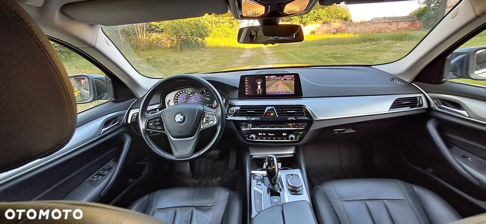 BMW Seria 5 520d Sport Line - 9