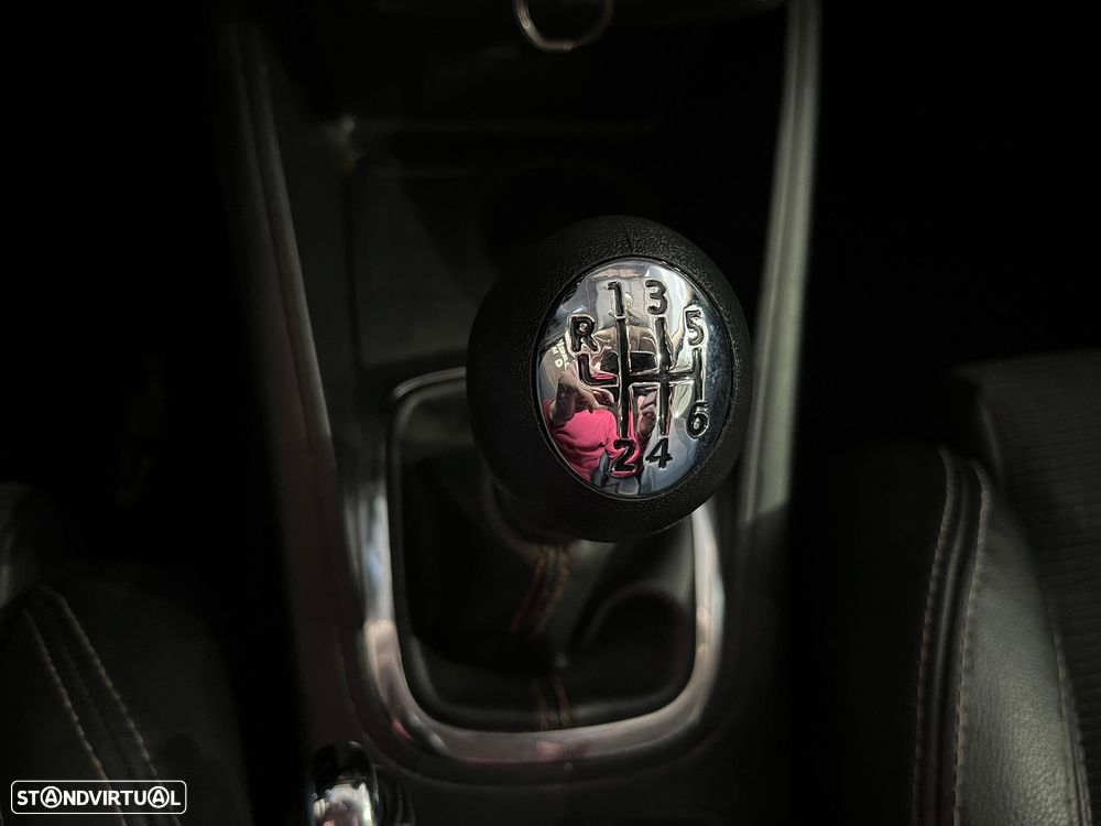 Renault Mégane Coupe Energy dCi 130 FAP Start & Stop GT Line - 18