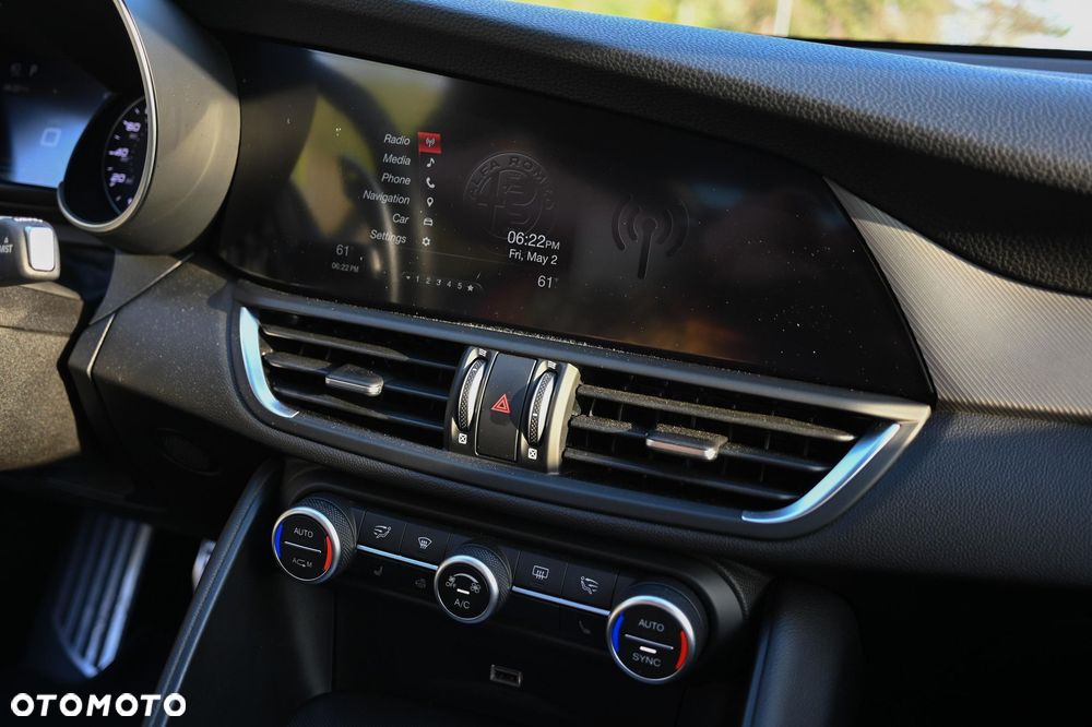 Alfa Romeo Giulia 2.0 Turbo 16V AT8-Q4 Veloce Ti - 26