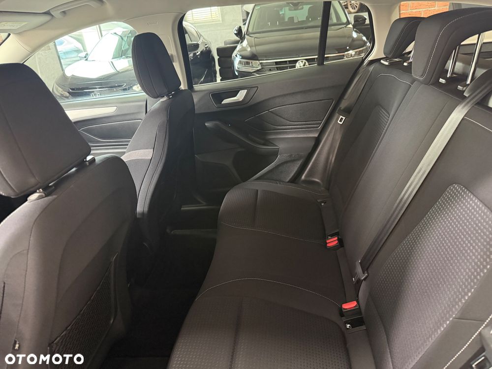 Ford Focus 1.0 EcoBoost Hybrid TITANIUM - 16