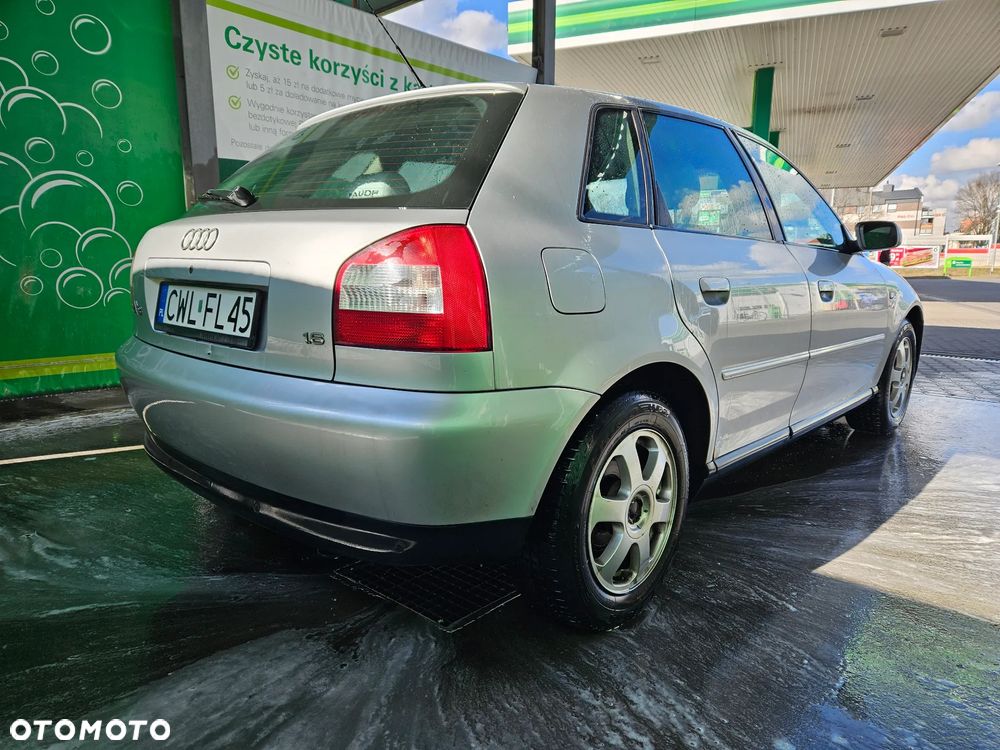 Audi A3 Sportback 1.6 Ambiente - 6