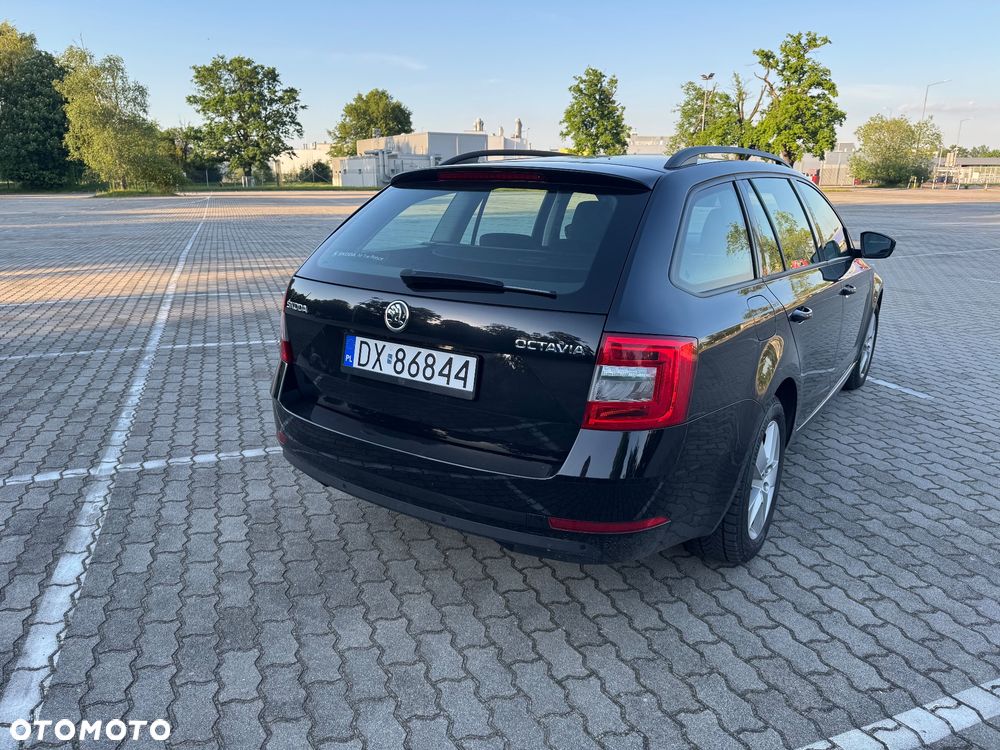 Skoda Octavia 2.0 TDI Ambition DSG - 8