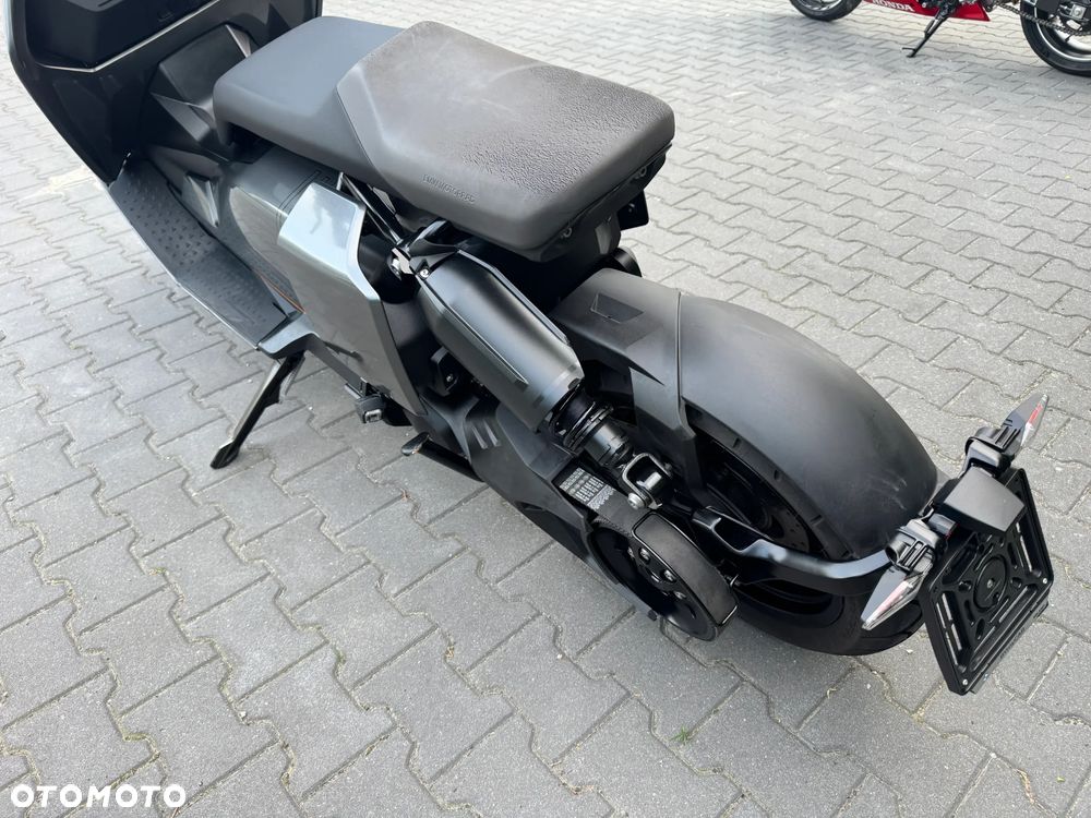 BMW CE 04 - 16