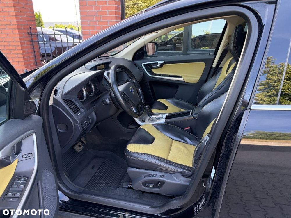 Volvo XC 60 D5 AWD Momentum - 15