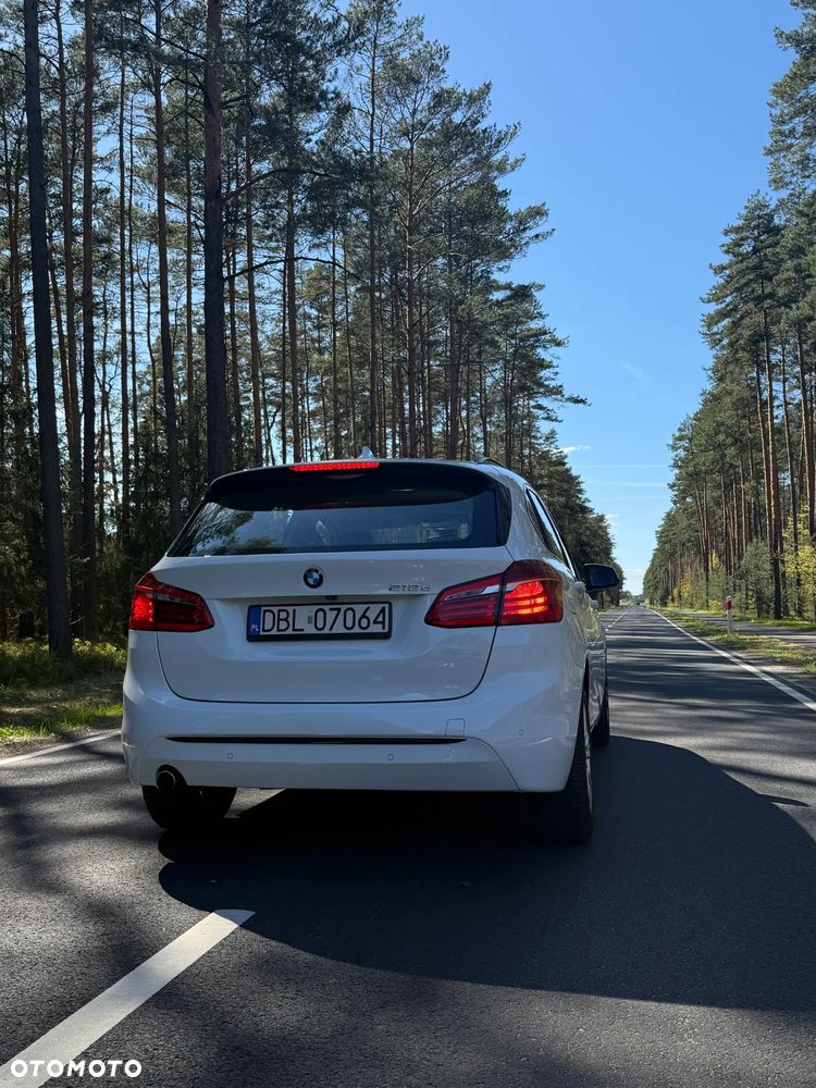 BMW Seria 2 218d - 12