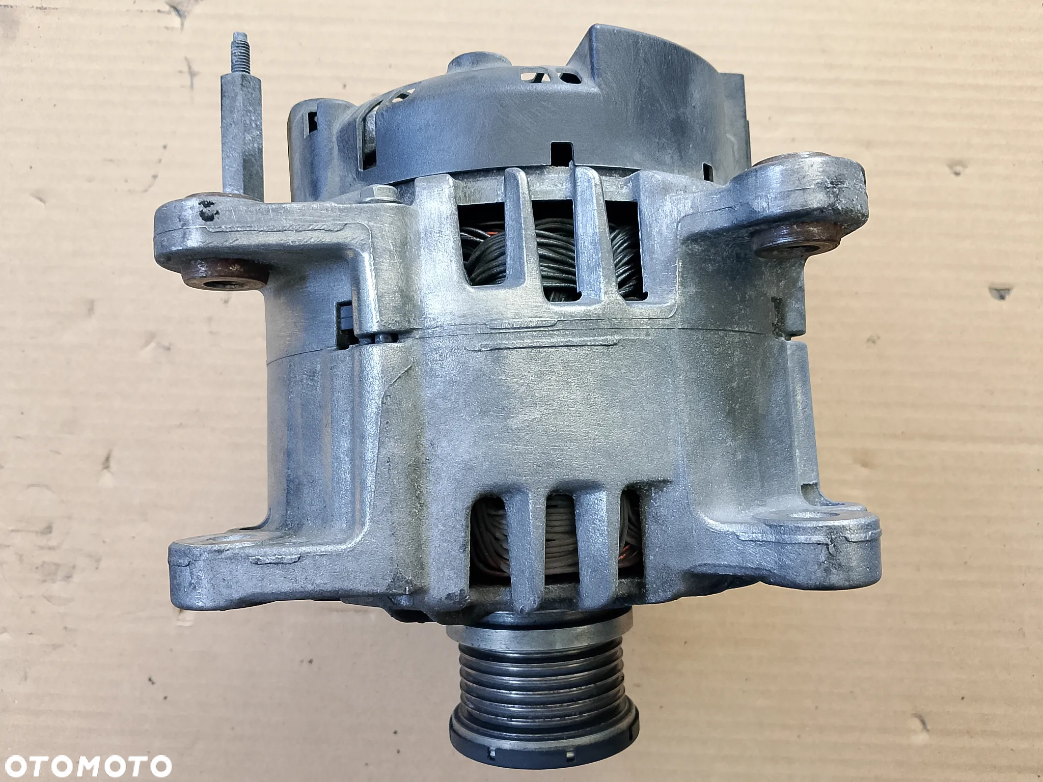 Alternator 03L903024G VW Transporter T5 2.0 TDI - 2