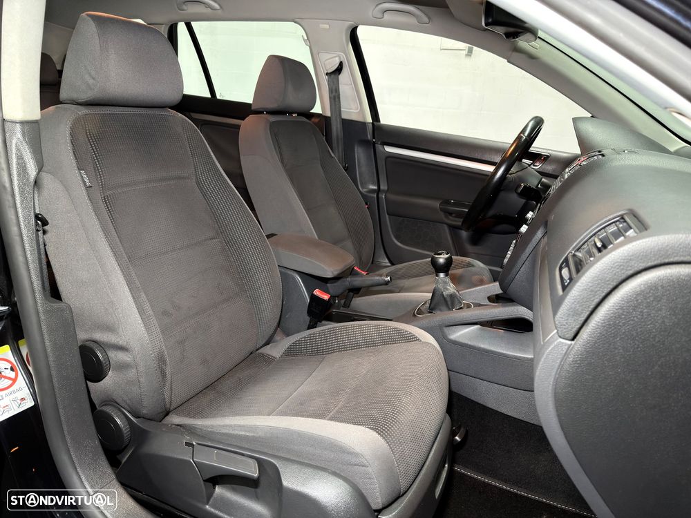 VW Golf Variant 1.9 TDi DPF Sportline BlueMotion - 11