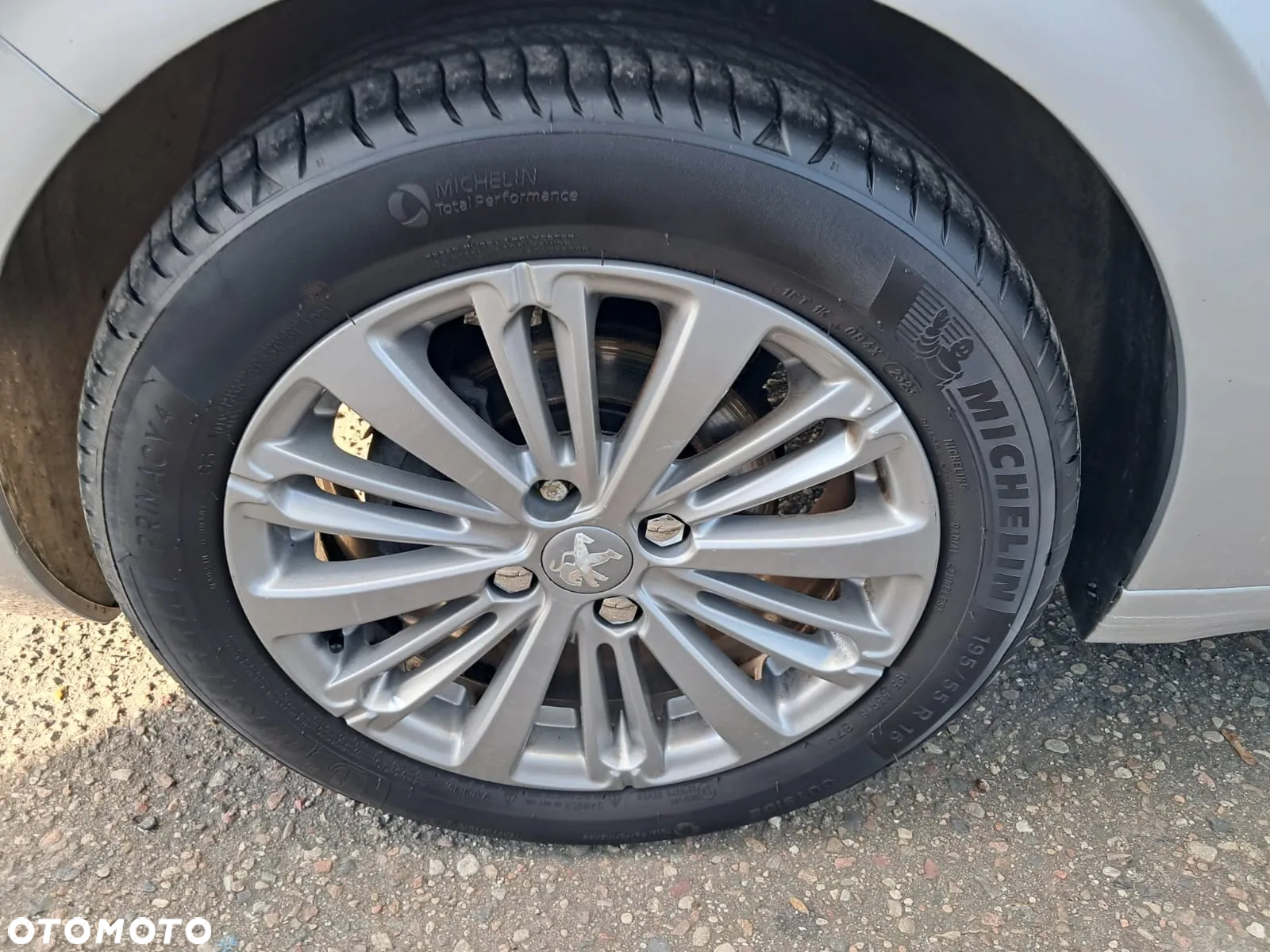 Peugeot 208 - 21