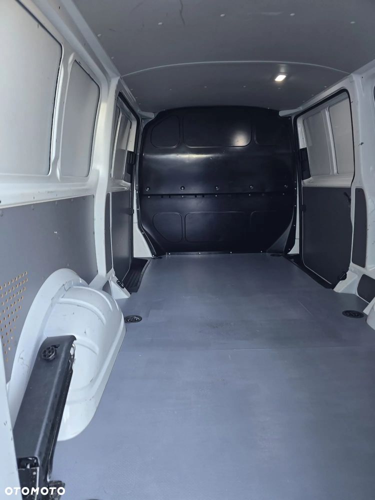 Volkswagen TRANSPORTER T6.1 - 24