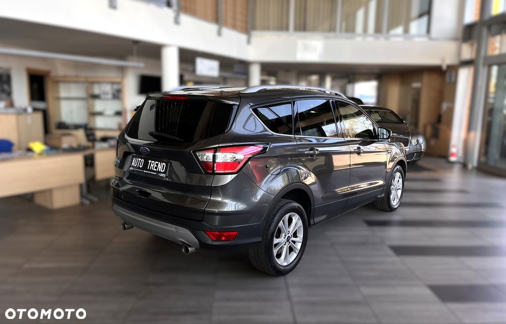 Ford Kuga 2.0 TDCi 2x4 Titanium - 5
