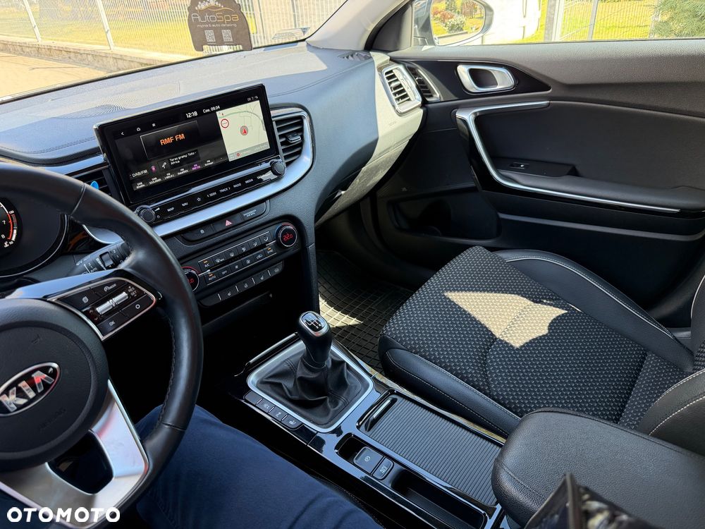 Kia Ceed 1.5 T-GDI Business Line Plus - 17