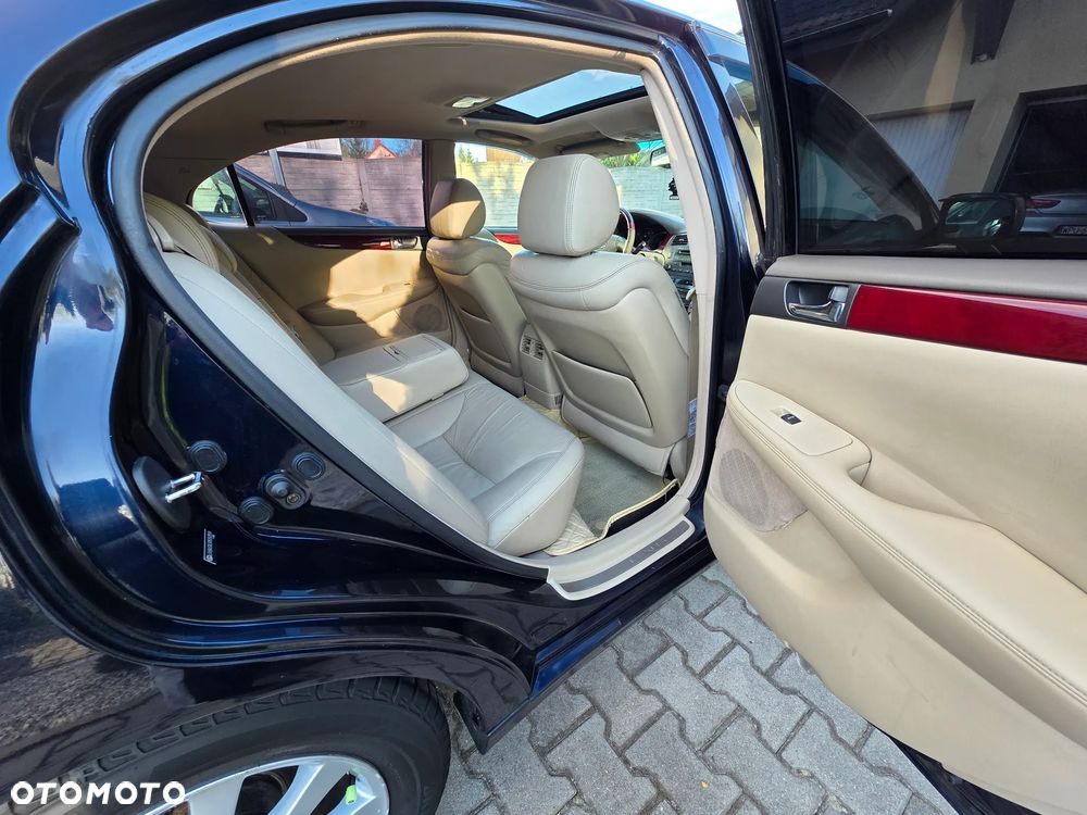 Lexus ES - 6