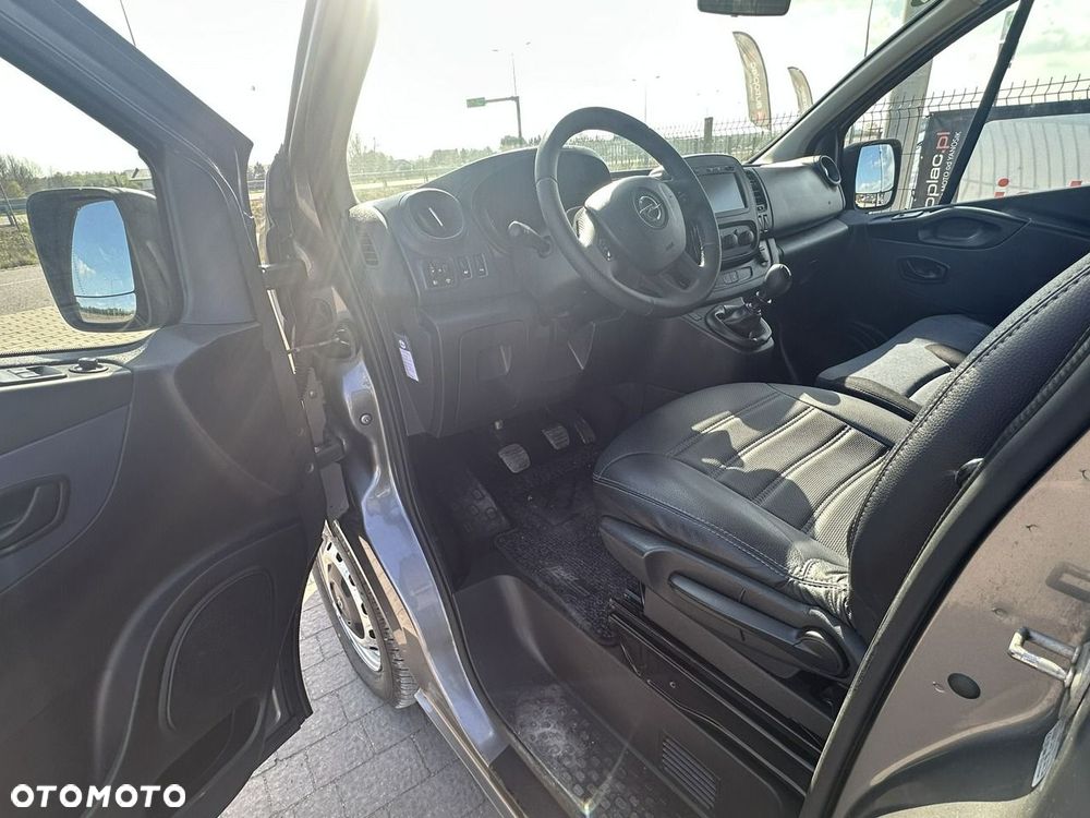 Opel Vivaro - 17