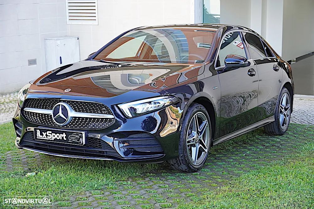 Mercedes-Benz A 250 Limousine e AMG Line - 2