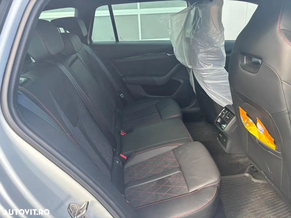 Skoda Octavia Combi 1.4 TSI iV DSG RS - 6