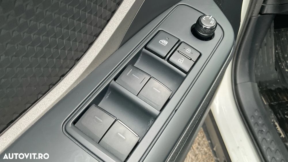 Toyota C-HR 1.8 HSD 122 CP 4x2 CVT Core - 32