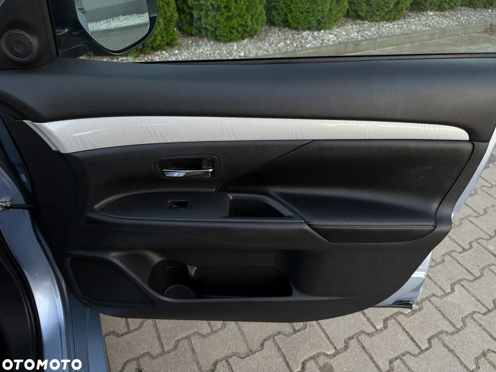 Mitsubishi Outlander 2.0 4WD Plug-In Hybrid Top - 34