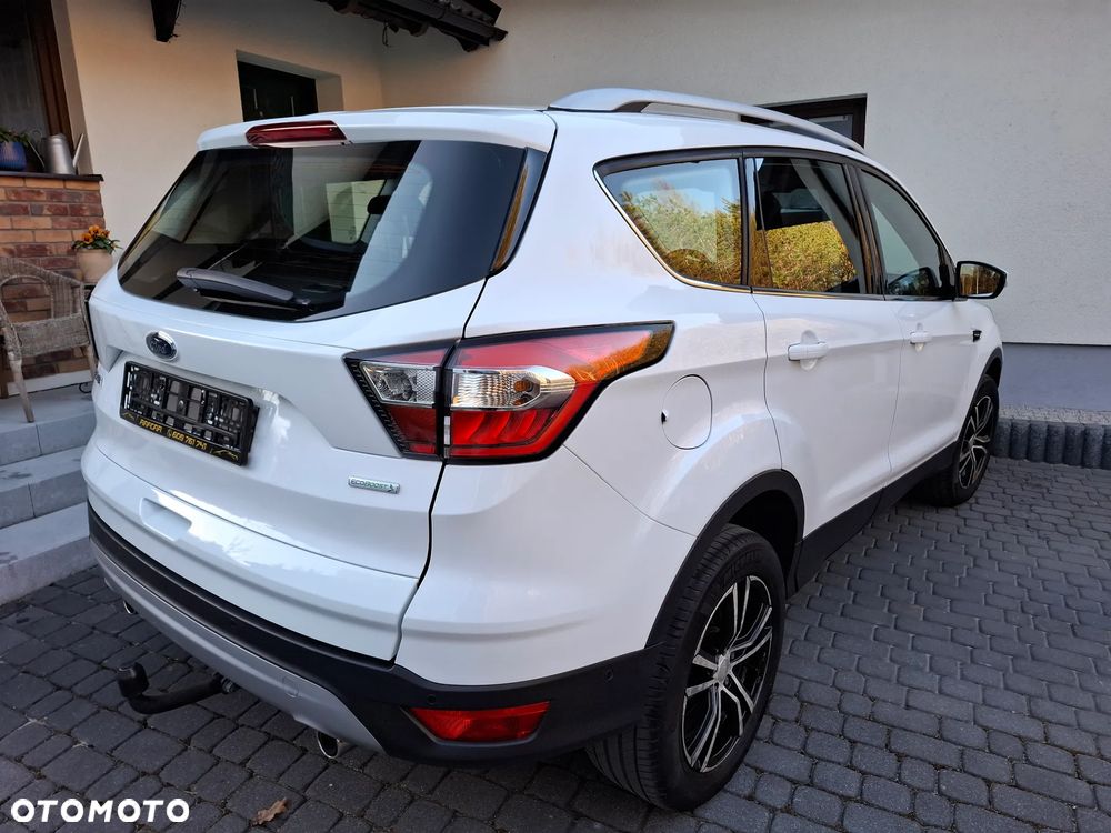 Ford Kuga 1.5 EcoBoost 2x4 Titanium - 5
