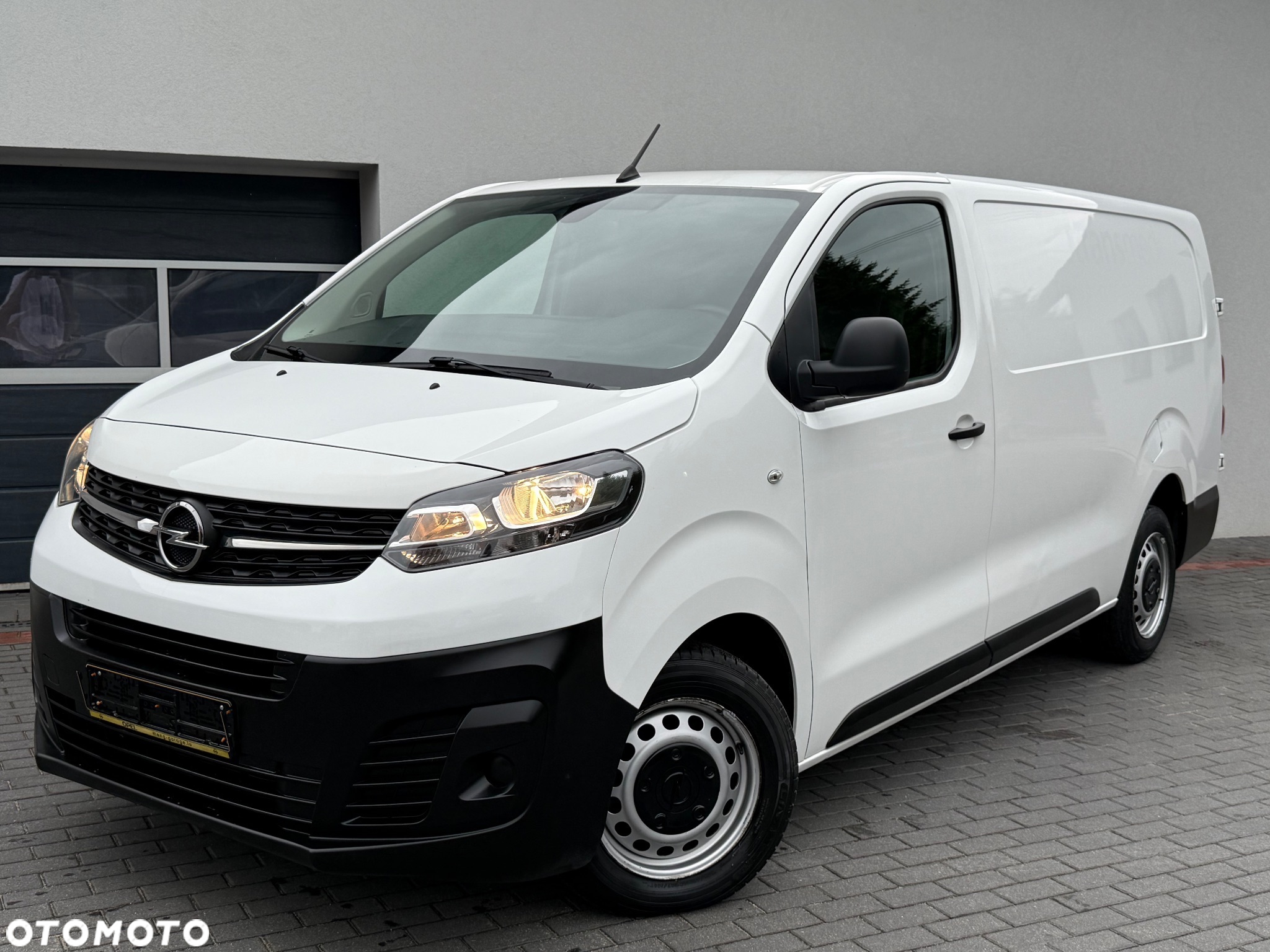 Opel Vivaro - 2