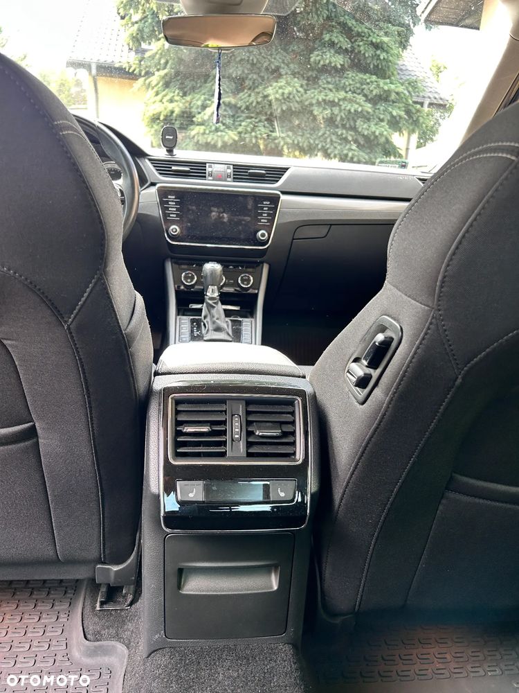 Skoda Superb 2.0 TSI Ambition DSG - 12