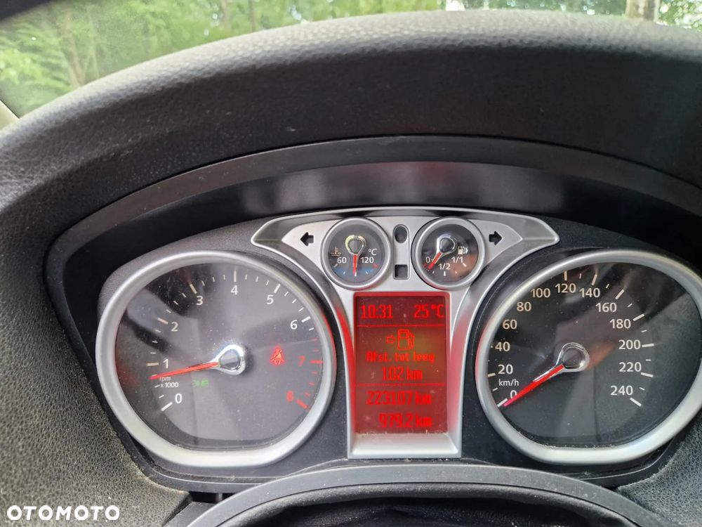 Ford Focus 1.8 Titanium - 14