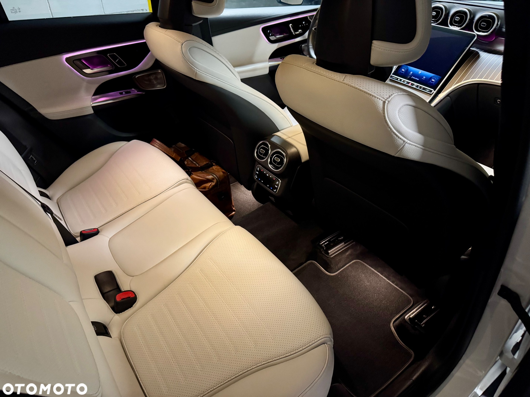 Mercedes-Benz GLC 300 e 4-Matic AMG Line - 18