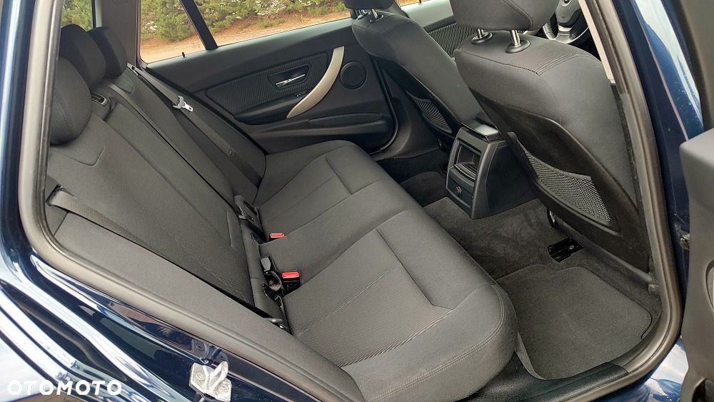BMW Seria 3 - 32