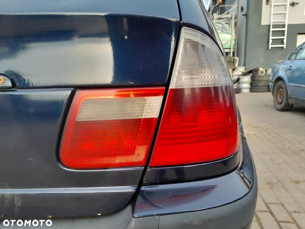 BMW E46 KOMBI LIFT LAMPA TYLNA PRAWA W KLAPE - 1