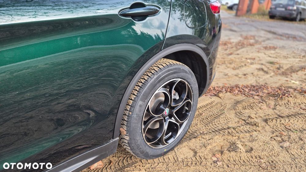 Alfa Romeo Stelvio 2.0 Turbo 16V AT8-Q4 Ti - 17