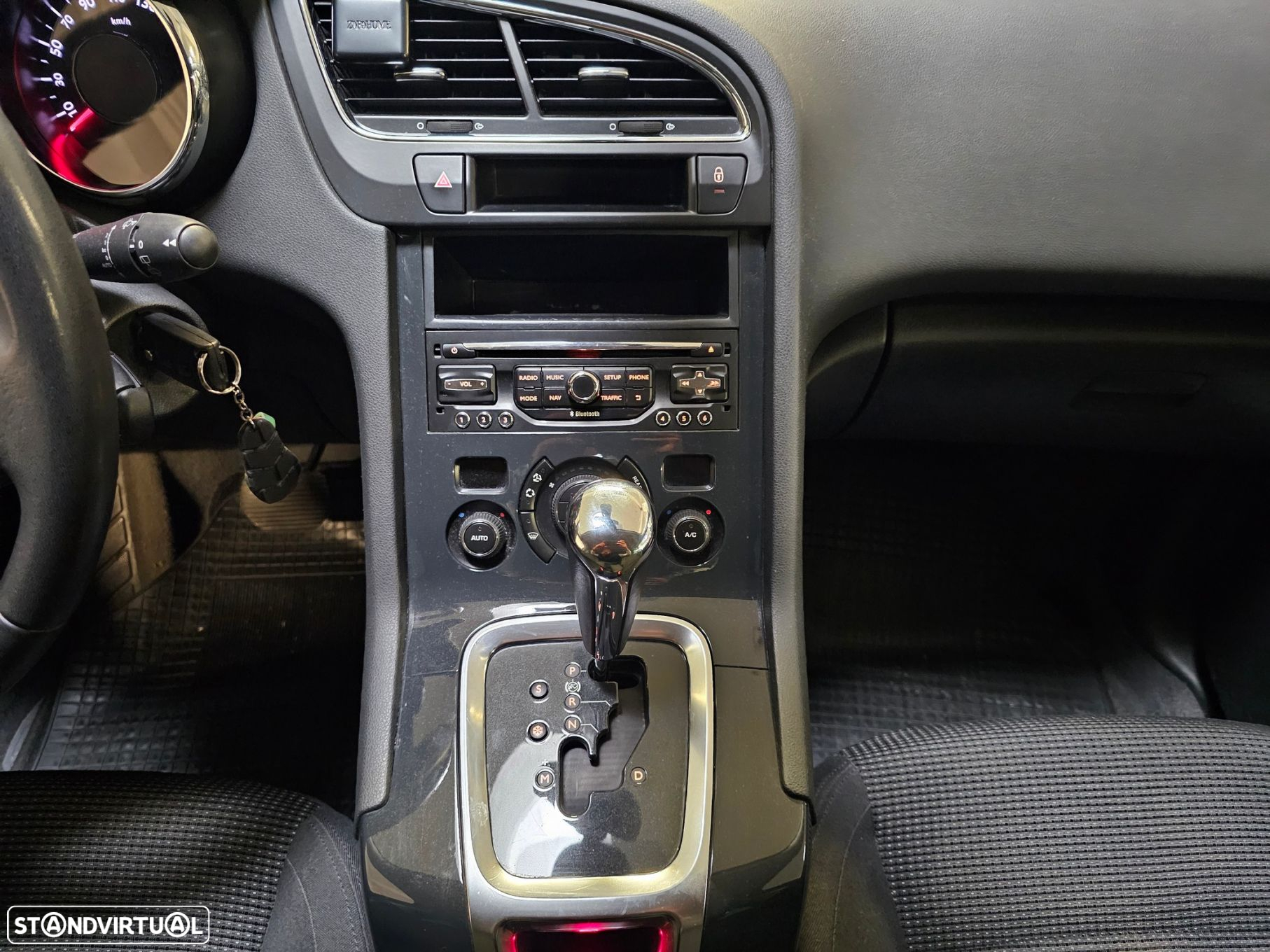 Peugeot 5008 1.6 BlueHDi Style EAT6 - 19