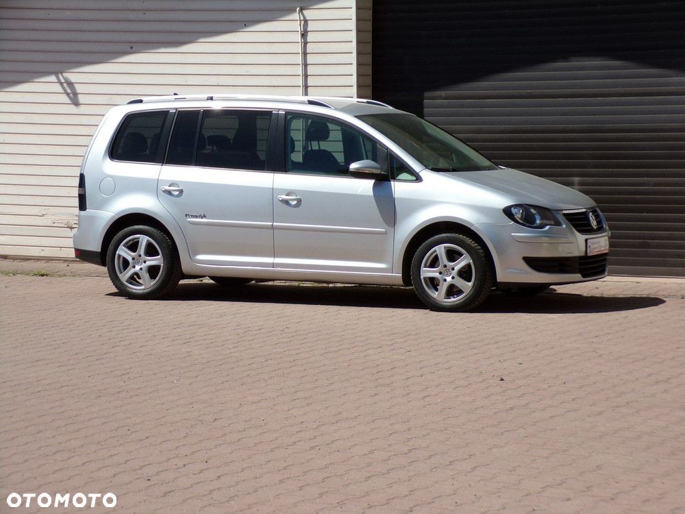 Volkswagen Touran - 4