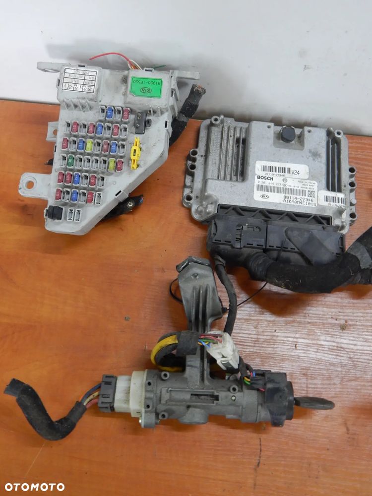 zestaw startowy sterownik stacyjka 2.0 crdi Kia Sportage II 05-10 carens ceed Łuków części - 4