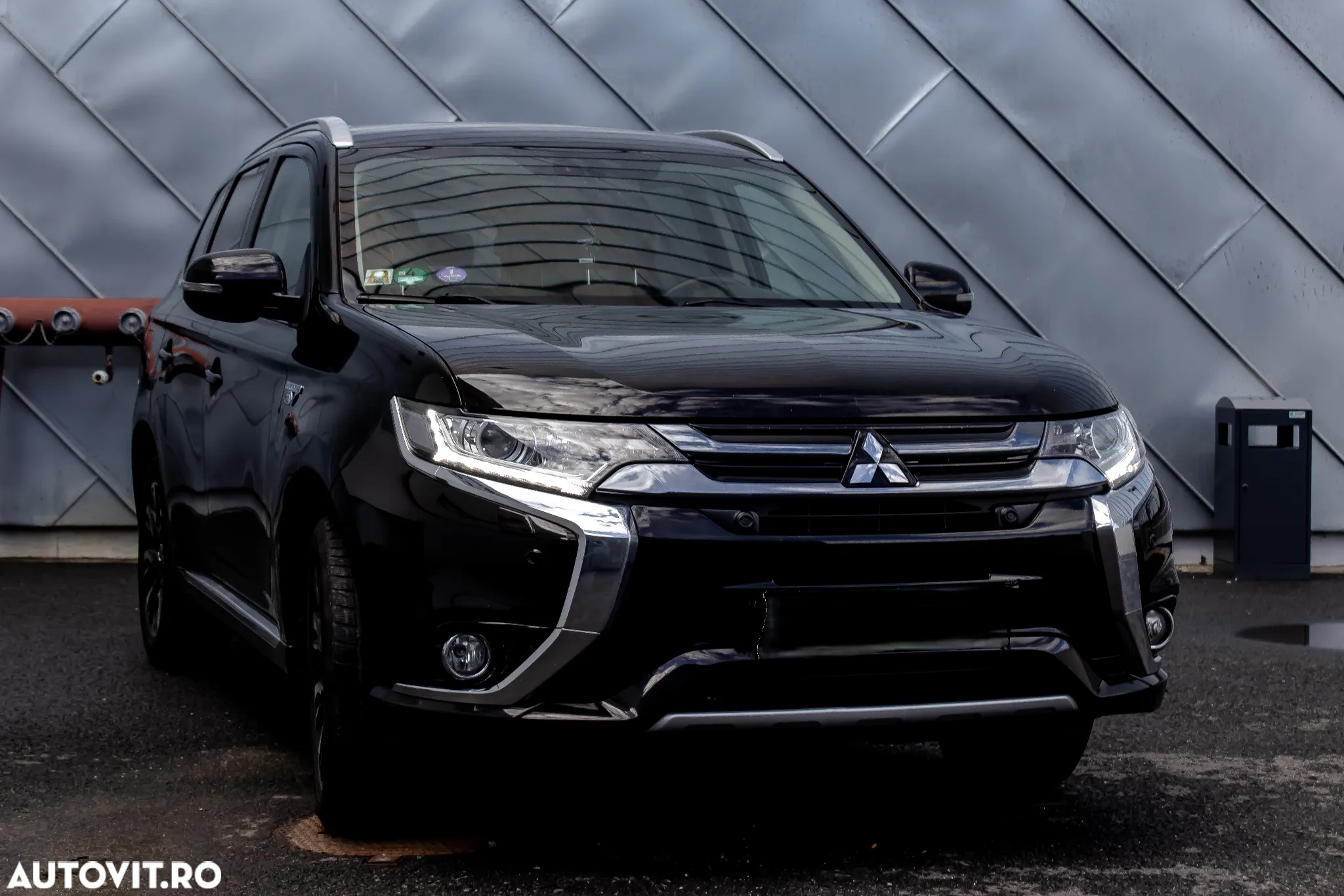 Mitsubishi Outlander 2.0 4WD Plug-In Hybrid Top - 3