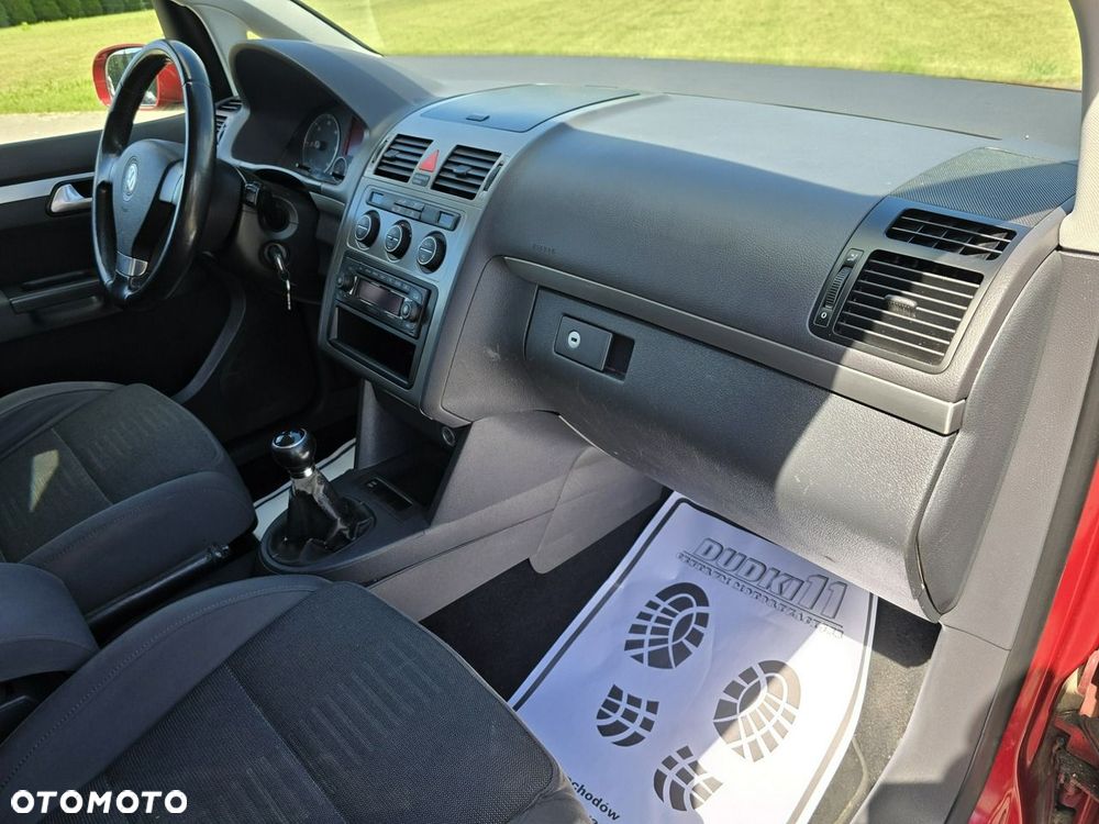 Volkswagen Touran - 26