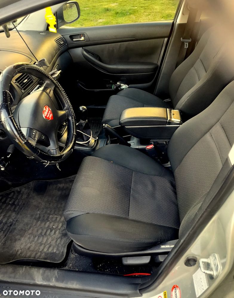 Toyota Avensis 1.8 VVT-i Luna - 18