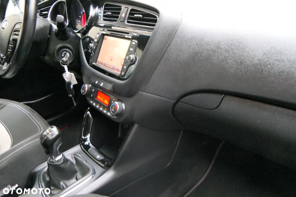 Kia Ceed 1.6 GDI Business Line - 19