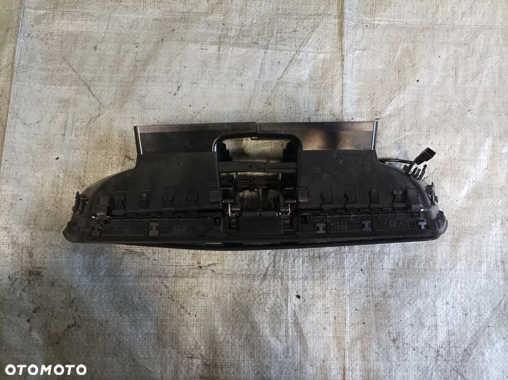 Skoda superb III kratka nawiewu środkowa 3V0820951D - 3