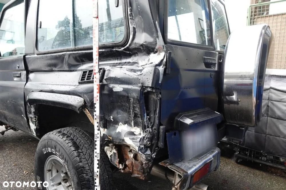 Toyota Land Cruiser - 5