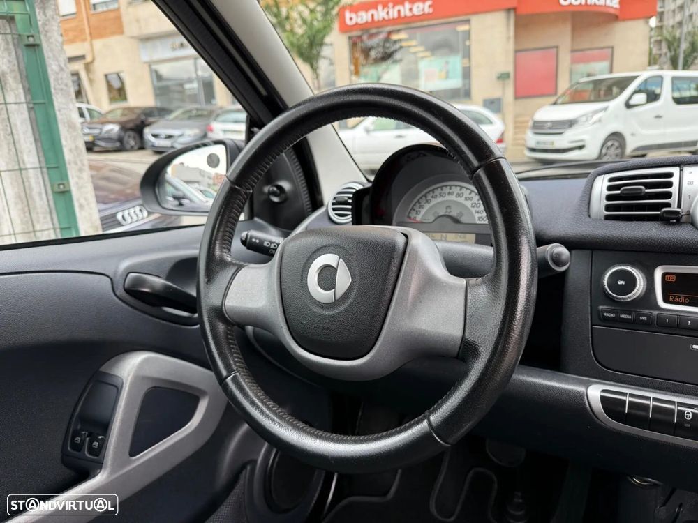Smart ForTwo Coupé 1.0 mhd Pure 61 Softouch - 10
