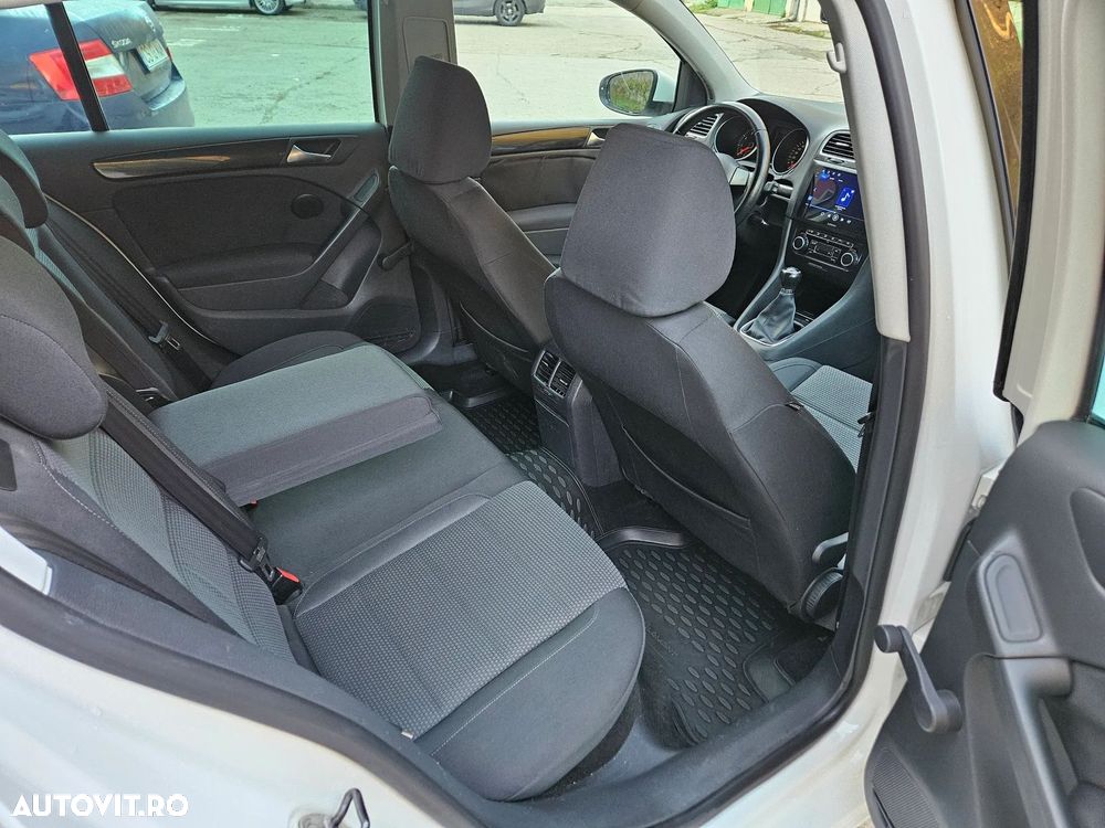 Volkswagen Golf - 6