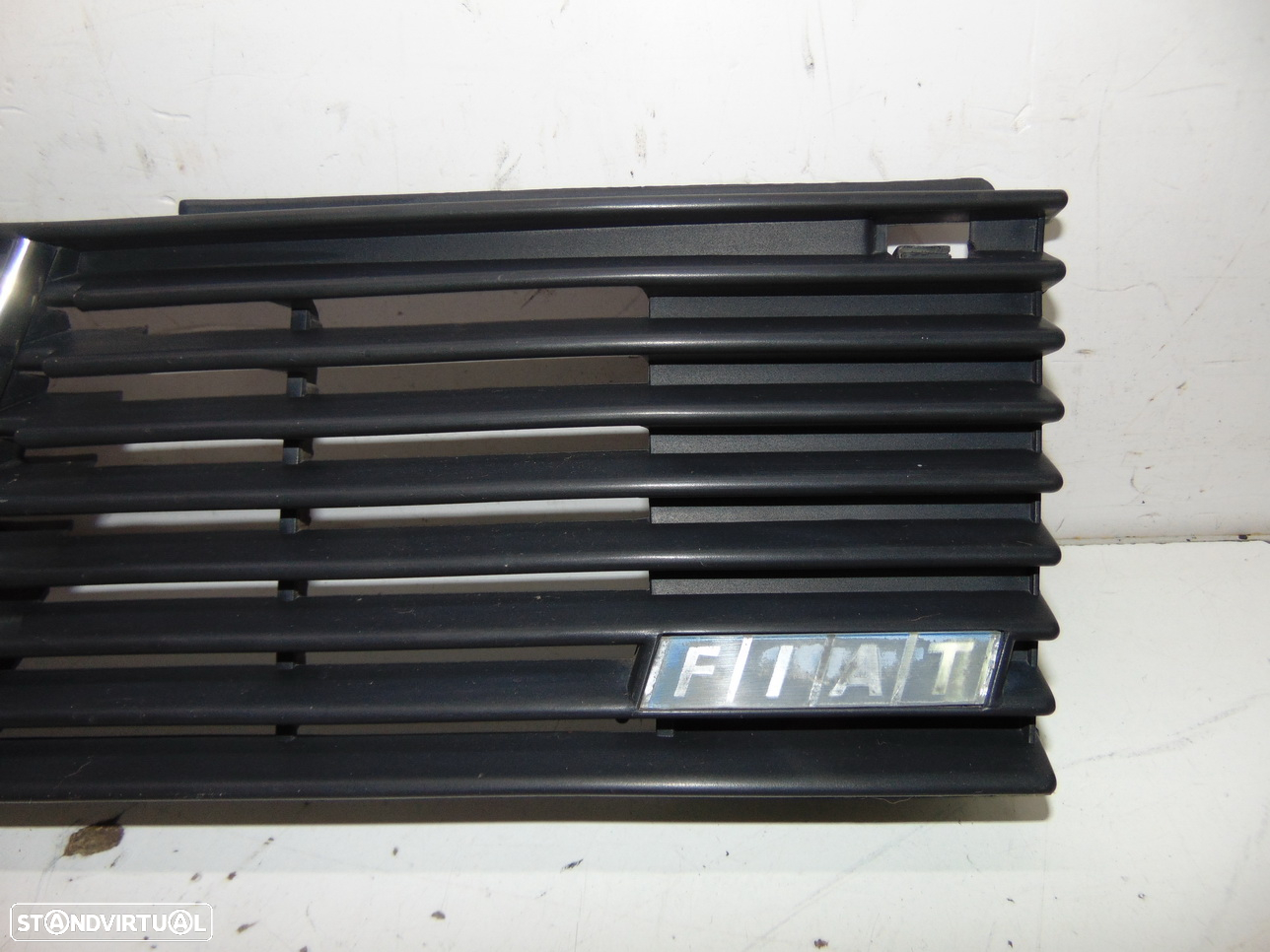 Fiat Uno 1º modelo grelha frontal e tampa porta luvas - 4