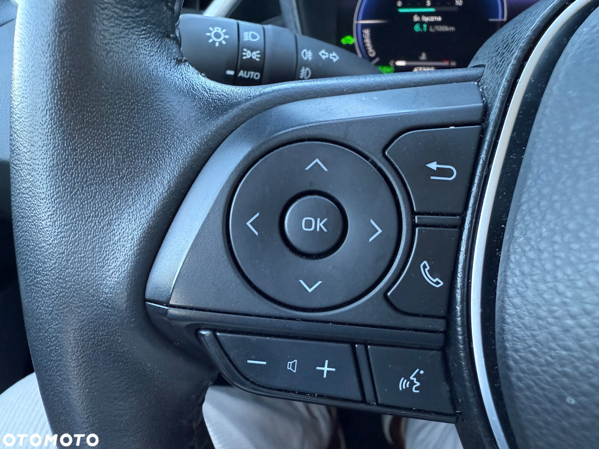 Toyota Corolla 1.8 Hybrid Comfort - 25